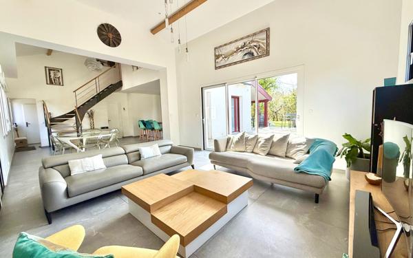 Maison à vendre    8 pièces •  Lanton