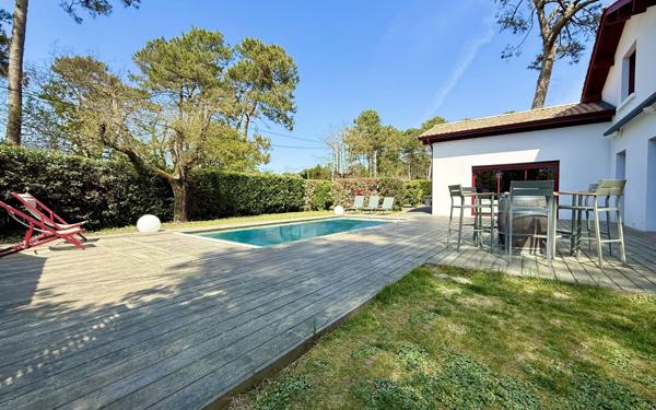 Maison à vendre    8 pièces •  Lanton