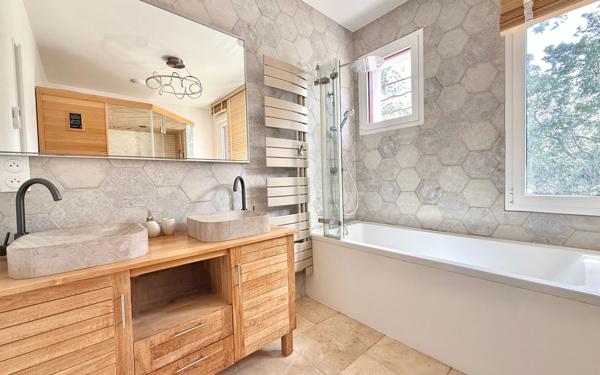 Maison à vendre    8 pièces •  Lanton