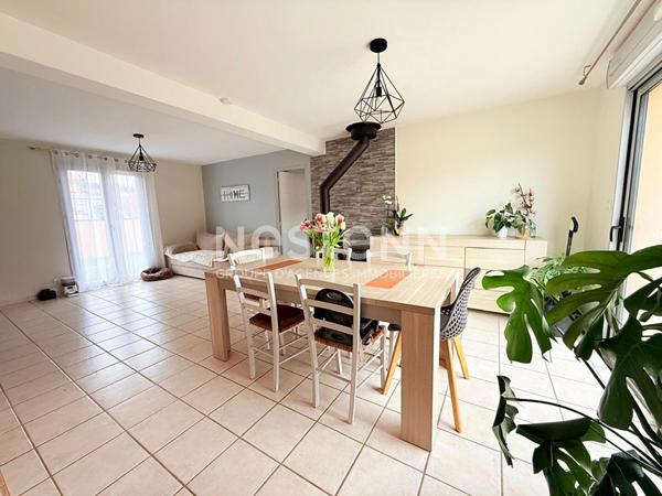 A vendre - Maison familiale récente - 4 chambres - Vie de plain pied - 115m² - D6002