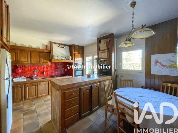 Maison à vendre 9 pièces 218 m² Sainte-Geneviève-des-Bois