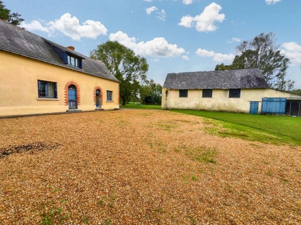 Maison à vendre 5 pièces (49) avec de nombreuses dépendances habitables