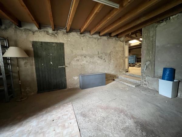 Maison à vendre 5 pièces (49) avec de nombreuses dépendances habitables
