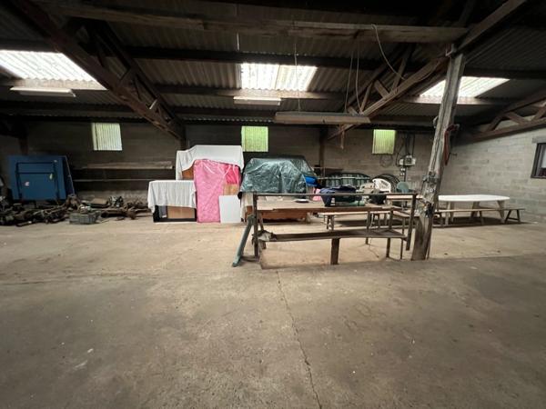 Maison à vendre 5 pièces (49) avec de nombreuses dépendances habitables