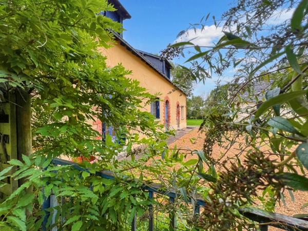 Maison à vendre 5 pièces (49) avec de nombreuses dépendances habitables