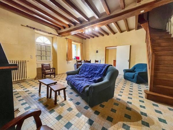 Maison à vendre 5 pièces (49) avec de nombreuses dépendances habitables