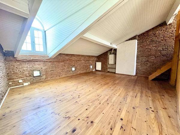 GRAND STUDIO AVEC MEZZANINE