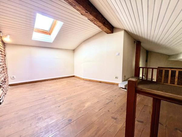 GRAND STUDIO AVEC MEZZANINE