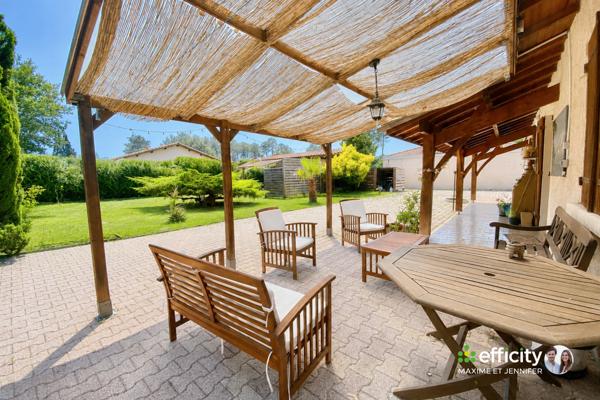 Maison
         4 pièces
        - 140 m² Exclusivité 329 900 € *
