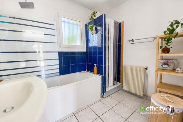 Maison
         4 pièces
        - 140 m² Exclusivité 329 900 € *