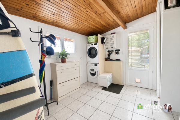 Maison
         4 pièces
        - 140 m² Exclusivité 329 900 € *