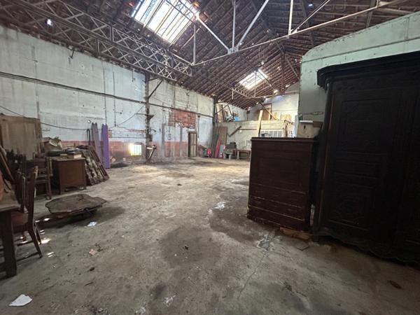 Charmante maison de plain-pied avec grands hangars et terrain de 2 033 m² BLENEAU (89)