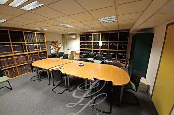 Vente - BUREAUX 428 m 2