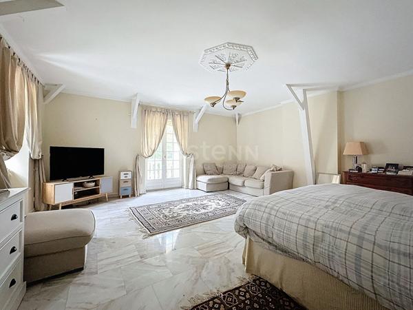 Maison Lamorlaye 8 pièce(s) 340 m² habitables, parc 4800m²