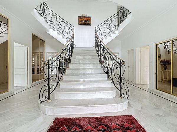 Maison Lamorlaye 8 pièce(s) 340 m² habitables, parc 4800m²