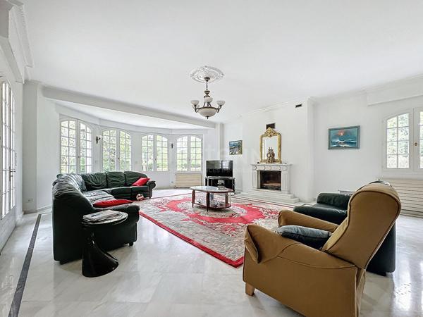 Maison Lamorlaye 8 pièce(s) 340 m² habitables, parc 4800m²