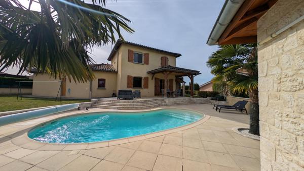 Maison familiale avec piscine