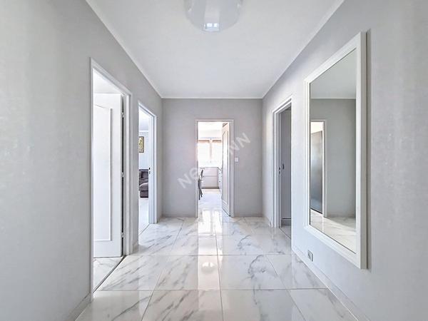 Appartement Poitiers 4 pièce(s) 90.87 m2 refait à neuf dans une résidence avec ascenseur