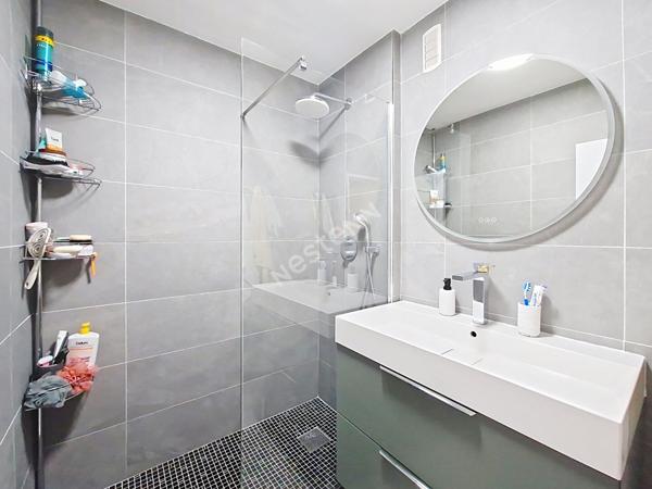 Appartement Poitiers 4 pièce(s) 90.87 m2 refait à neuf dans une résidence avec ascenseur