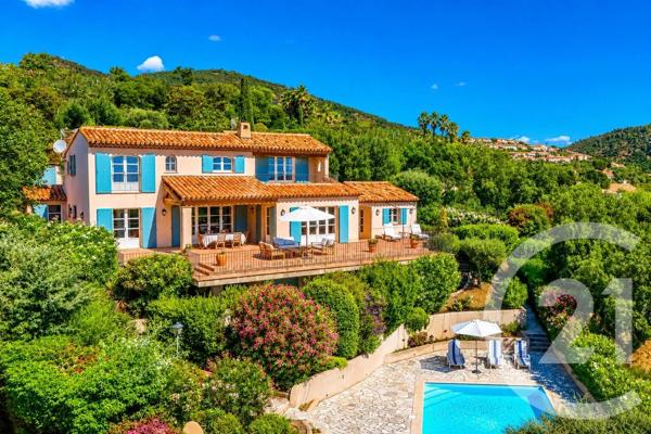 Maison à vendre  8 pièces - 180 m 2   LES ISSAMBRES  - 83