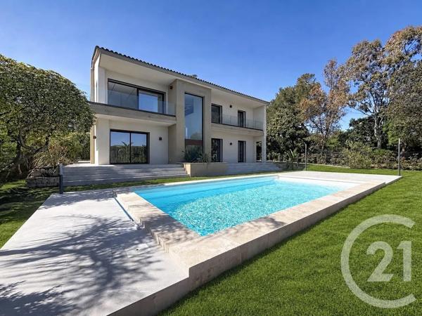 Maison à vendre  8 pièces - 180 m 2   LES ISSAMBRES  - 83