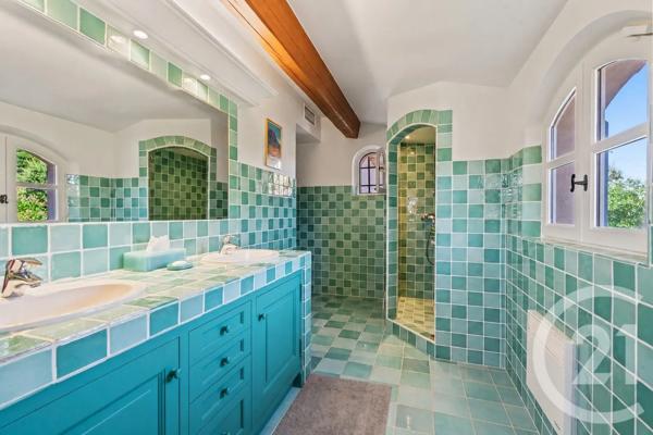 Maison à vendre  8 pièces - 180 m 2   LES ISSAMBRES  - 83