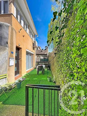 Maison à vendre  3 pièces - 73 m 2   TOURVES  - 83