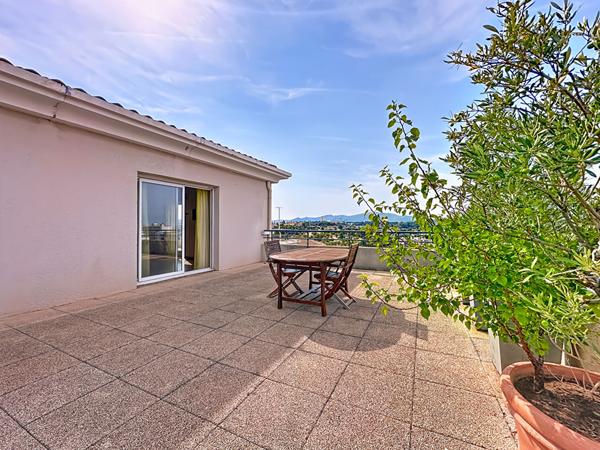 À vendre  T4 en Duplex 13013 Technopôle Château-Gombert, vue panoramique