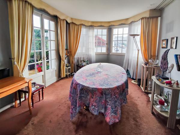 Maison sur sous-sol proche des commodités