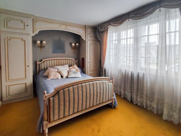 Maison sur sous-sol proche des commodités