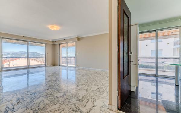 Appartement à vendre    3 pièces • 83 m2 Nice