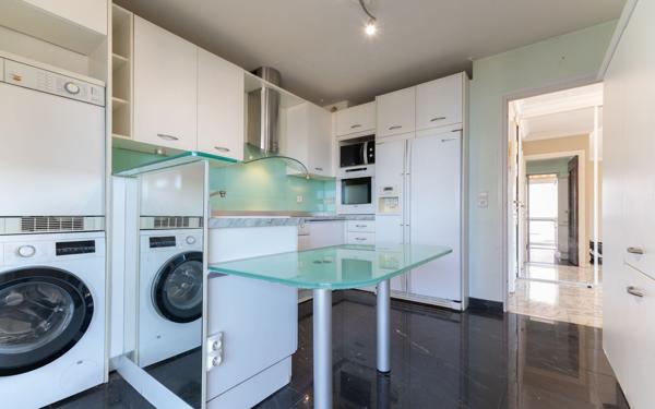 Appartement à vendre    3 pièces • 83 m2 Nice