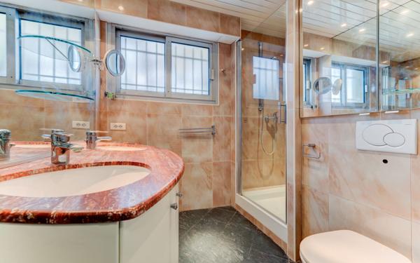 Appartement à vendre    3 pièces • 83 m2 Nice