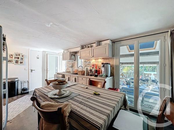 Maison à vendre  5 pièces - 122,30 m 2   ANTIBES  - 06