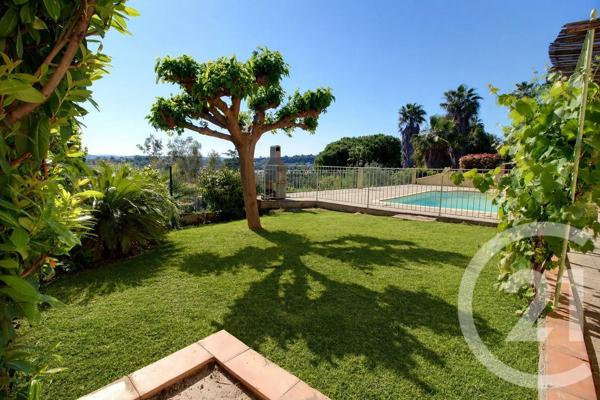 Maison à vendre  5 pièces - 122,30 m 2   ANTIBES  - 06