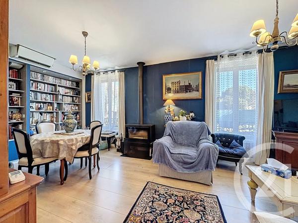 Maison à vendre  5 pièces - 122,30 m 2   ANTIBES  - 06