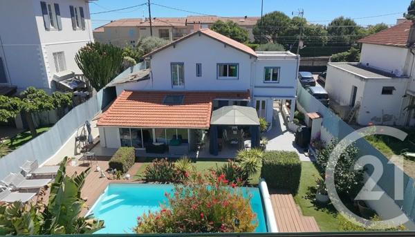 Maison à vendre  5 pièces - 122,30 m 2   ANTIBES  - 06