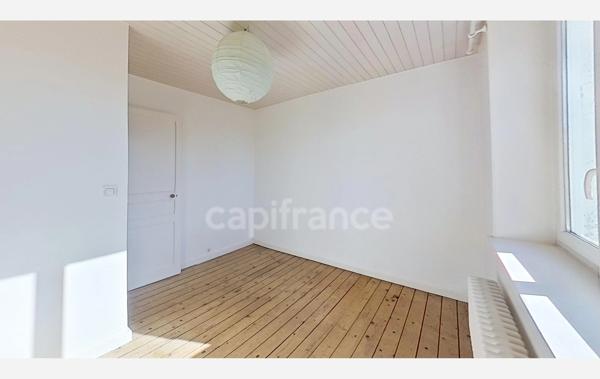 À vendre - Côtes-d'Armor (22) - Saint-Brieuc - Saint-Michel - Maison de caractère de 1870 - 7 pièces - 131,83 m² - 5 chambres - Jardin clos - Cave