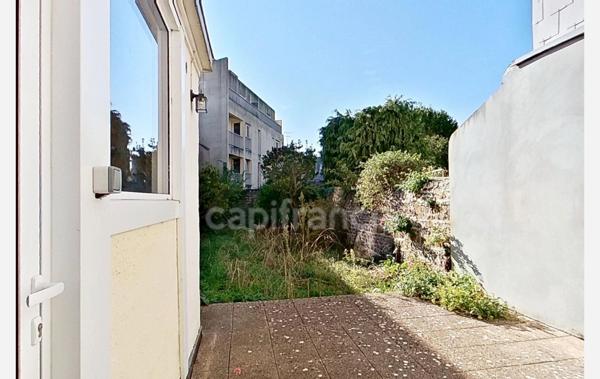 À vendre - Côtes-d'Armor (22) - Saint-Brieuc - Saint-Michel - Maison de caractère de 1870 - 7 pièces - 131,83 m² - 5 chambres - Jardin clos - Cave