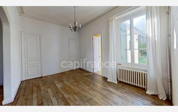 À vendre - Côtes-d'Armor (22) - Saint-Brieuc - Saint-Michel - Maison de caractère de 1870 - 7 pièces - 131,83 m² - 5 chambres - Jardin clos - Cave