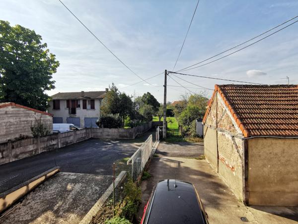 Saint-Germain-des-Fossés (03260) A VENDRE, A ST GERMAIN DES FOSSES, MAISON 86 M2, MITOYENNE, ATELIER