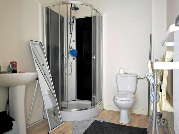 Saint-Germain-des-Fossés (03260) A VENDRE, A ST GERMAIN DES FOSSES, MAISON 86 M2, MITOYENNE, ATELIER