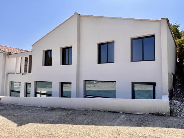 Fonds De Commerce
        
        - 68 m² 13 440 € *