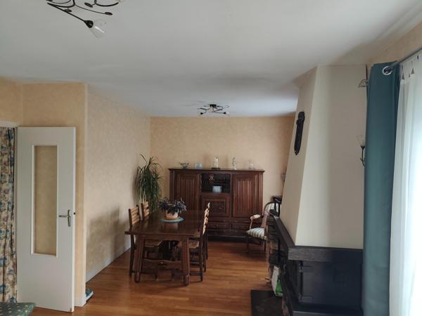 Maison avec sous-sol et terrain à Écueillé