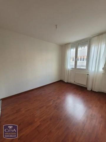 Appartement à louer 3 pièces 72.11m² Lens (62300)
