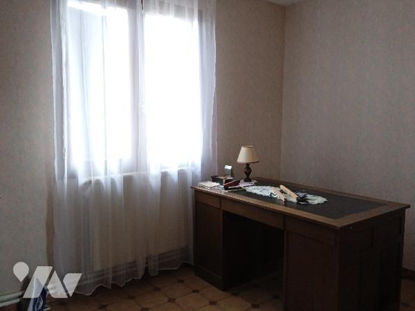 Maison individuelle située dans un secteur pavillonnaire