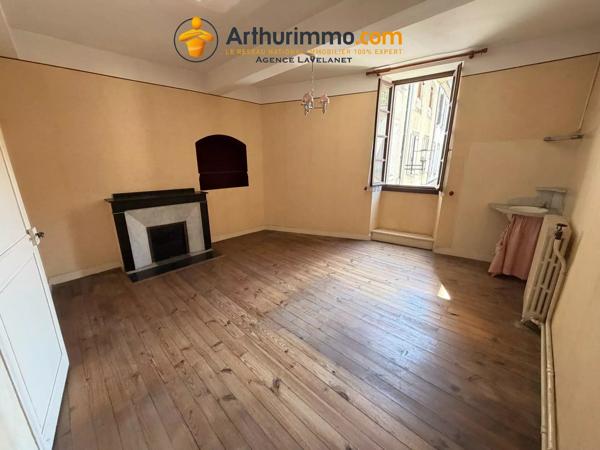 Vente                                                      Maison
                        
                     9 pièces                      197 m2                     à Lavelanet