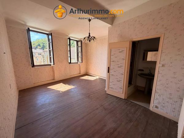Vente                                                      Maison
                        
                     9 pièces                      197 m2                     à Lavelanet