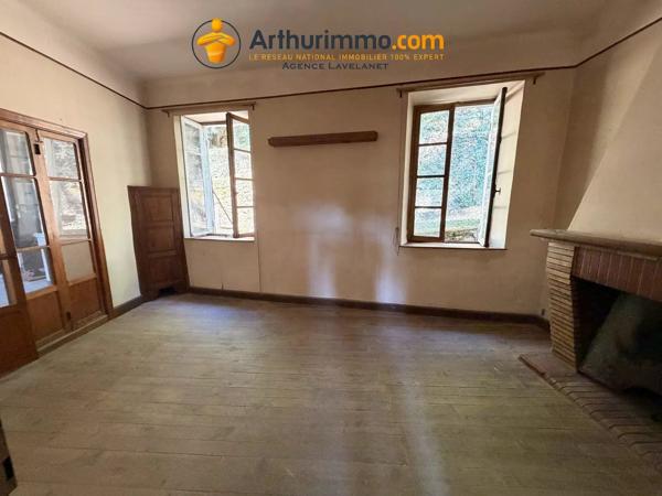 Vente                                                      Maison
                        
                     9 pièces                      197 m2                     à Lavelanet