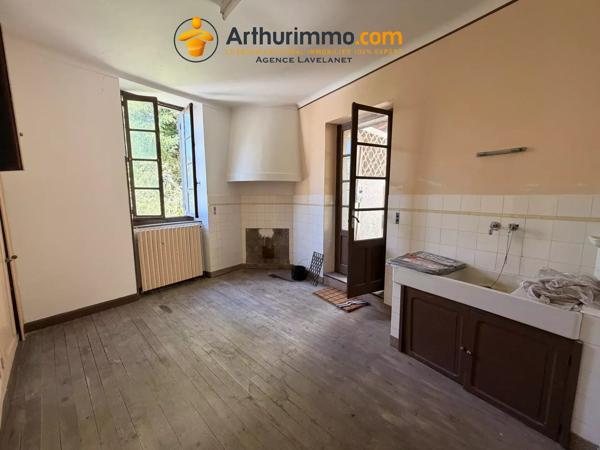 Vente                                                      Maison
                        
                     9 pièces                      197 m2                     à Lavelanet
